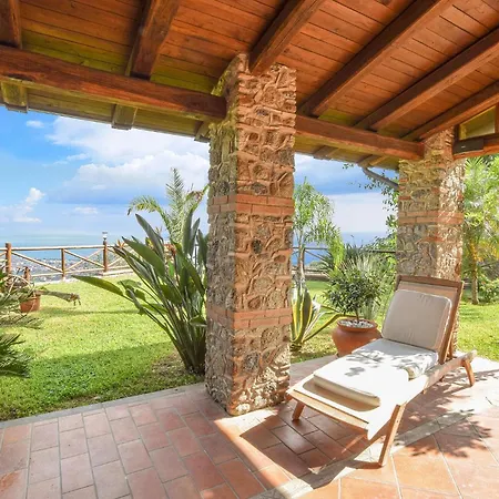 別荘 Stunning Home In Montepaone モンテパオーネ