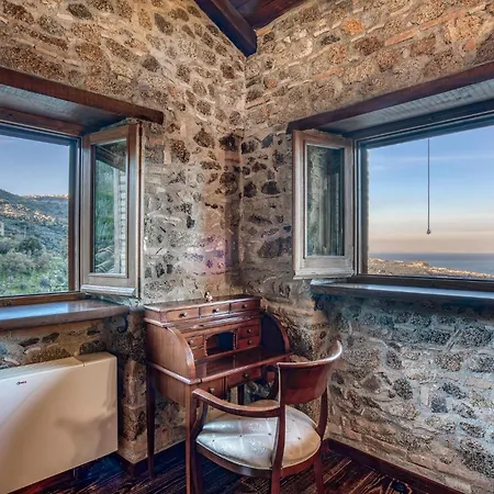 Stunning Home In Montepaone *
