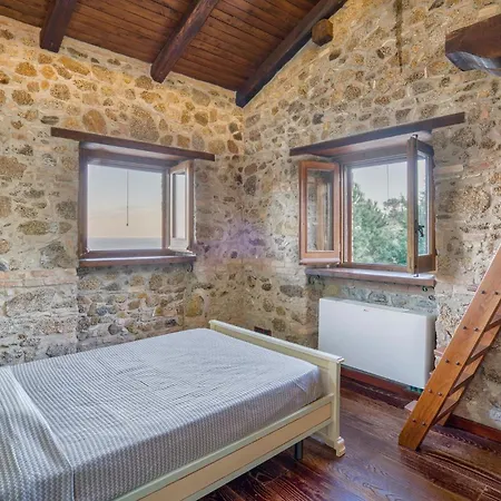 別荘 Stunning Home In Montepaone *
